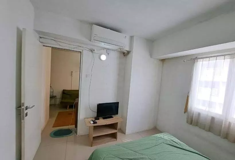 ホテル Oyo Life 93106 Apartement Grand Sentraland By Andi