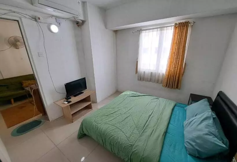 ホテル Oyo Life 93106 Apartement Grand Sentraland By Andi