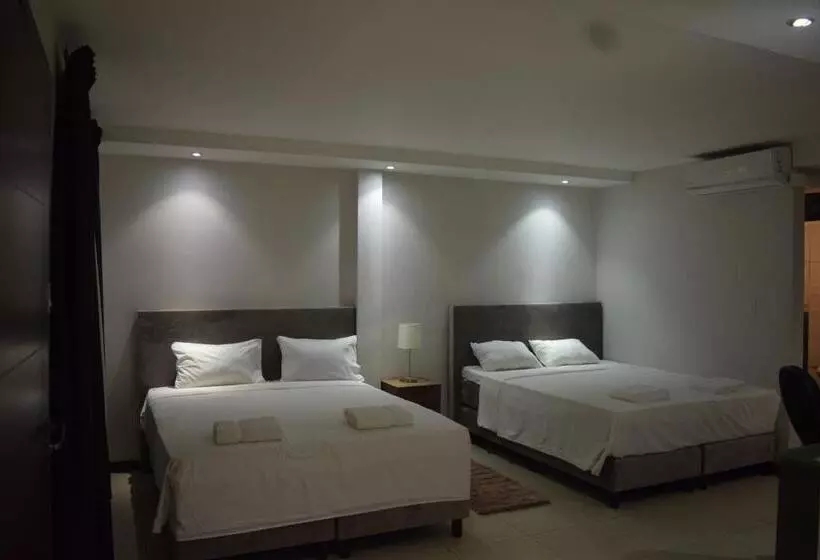 Hotel Ritzz