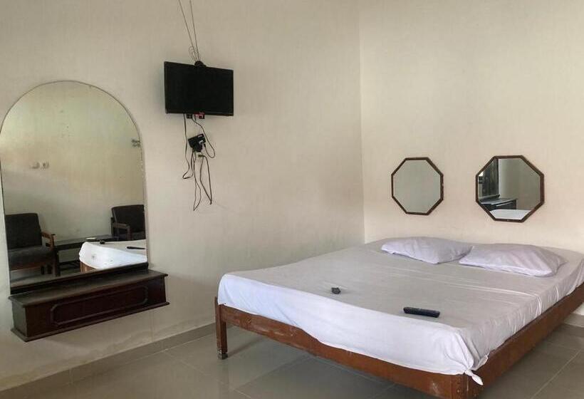 בית מלון כפרי Surya Citra Jogja A Mitra Reddoorz