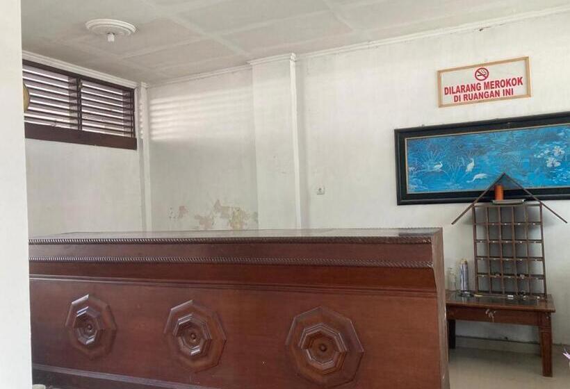 בית מלון כפרי Surya Citra Jogja A Mitra Reddoorz