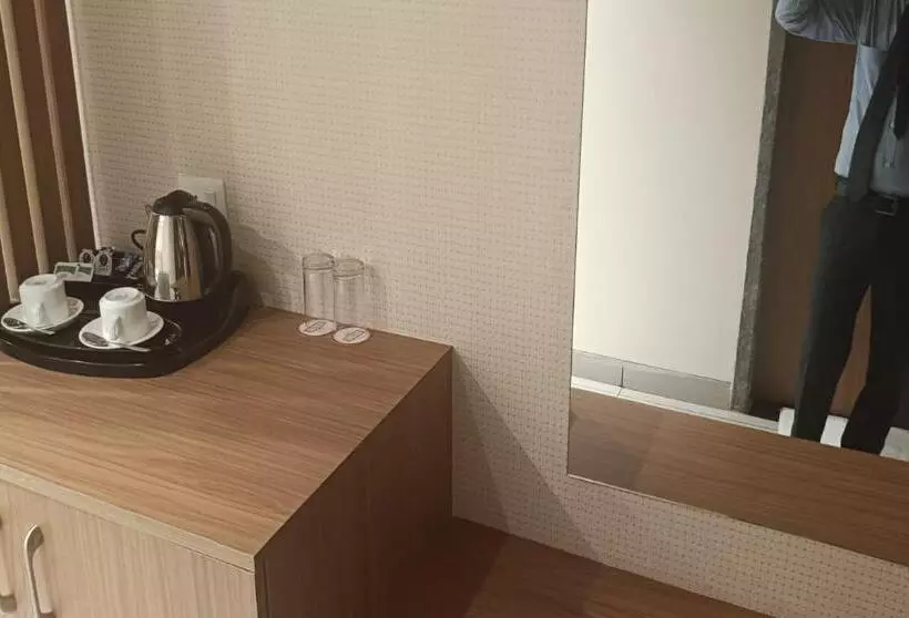 ホテル The Prince Highway