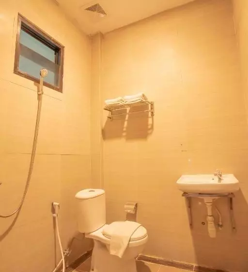 Livinn Hotel Kendangsari Surabaya
