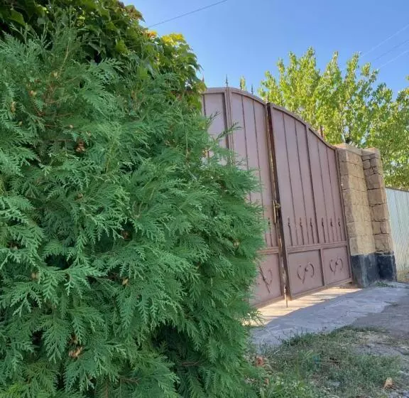 پانسیون Green Garden Guest House