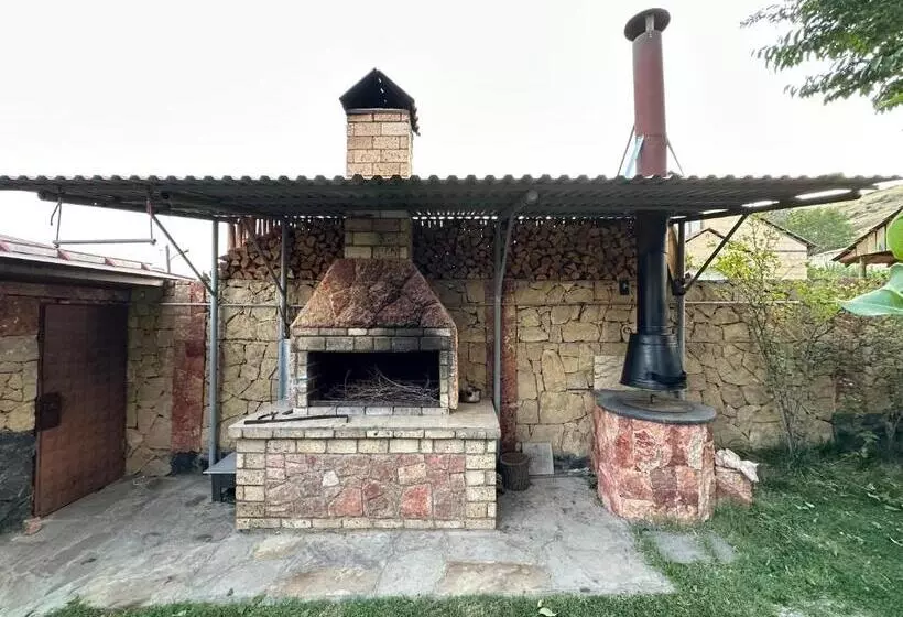 پانسیون Green Garden Guest House