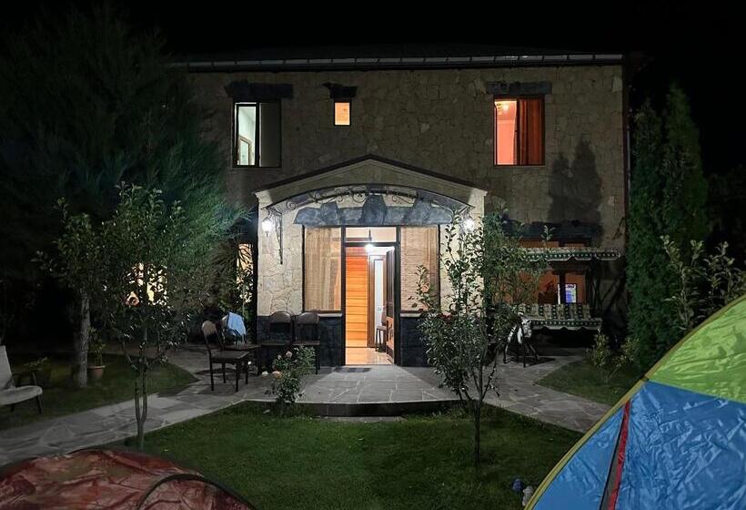 پانسیون Green Garden Guest House