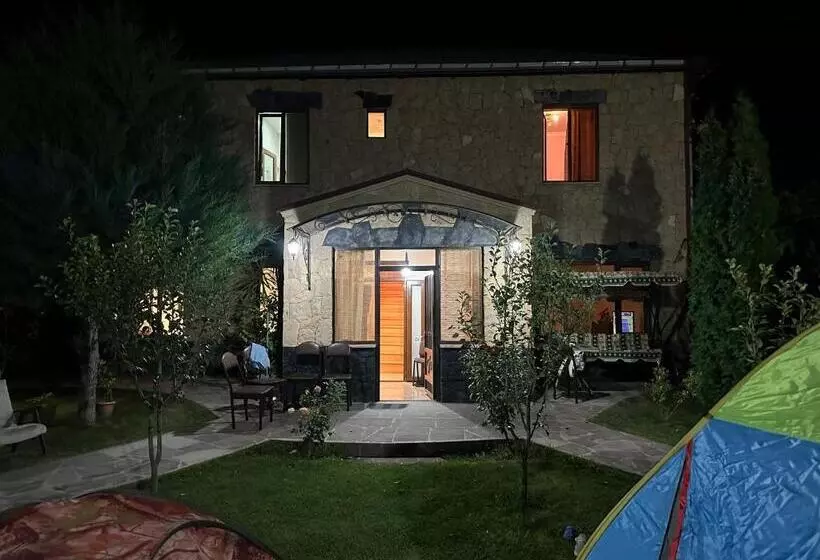 پانسیون Green Garden Guest House