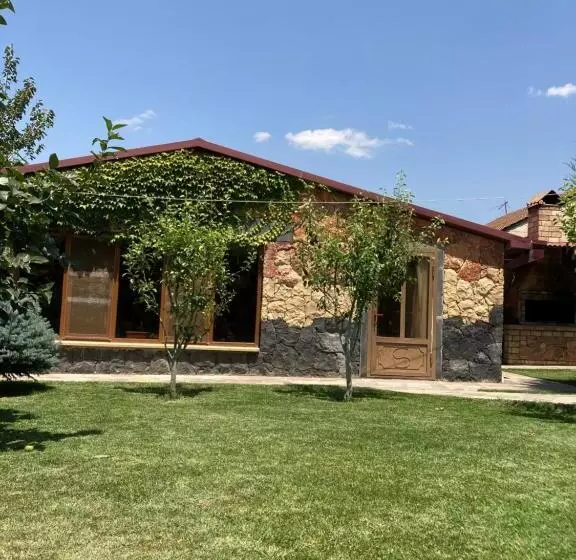 پانسیون Green Garden Guest House