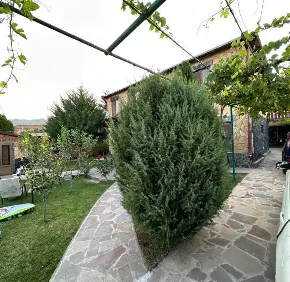 پانسیون Green Garden Guest House