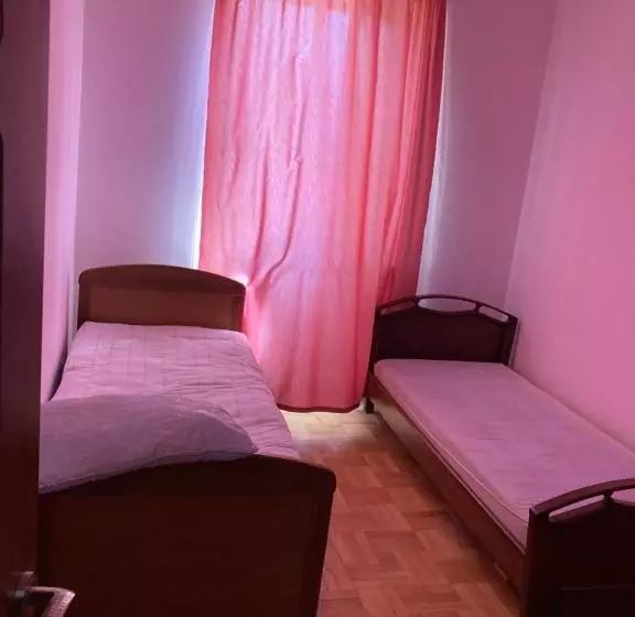 پانسیون Green Garden Guest House