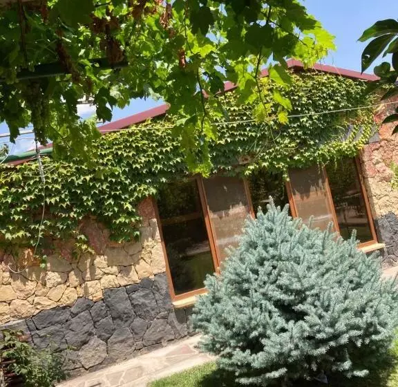 پانسیون Green Garden Guest House
