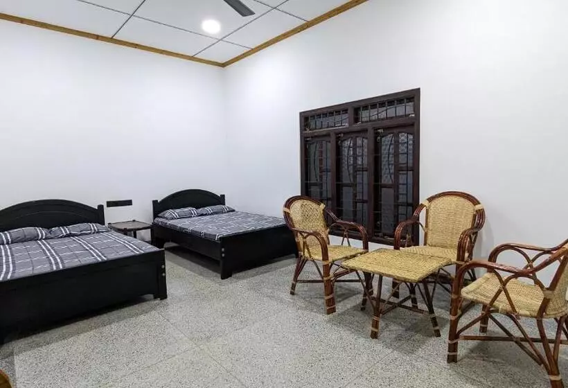 پانسیون Kathir Guest House