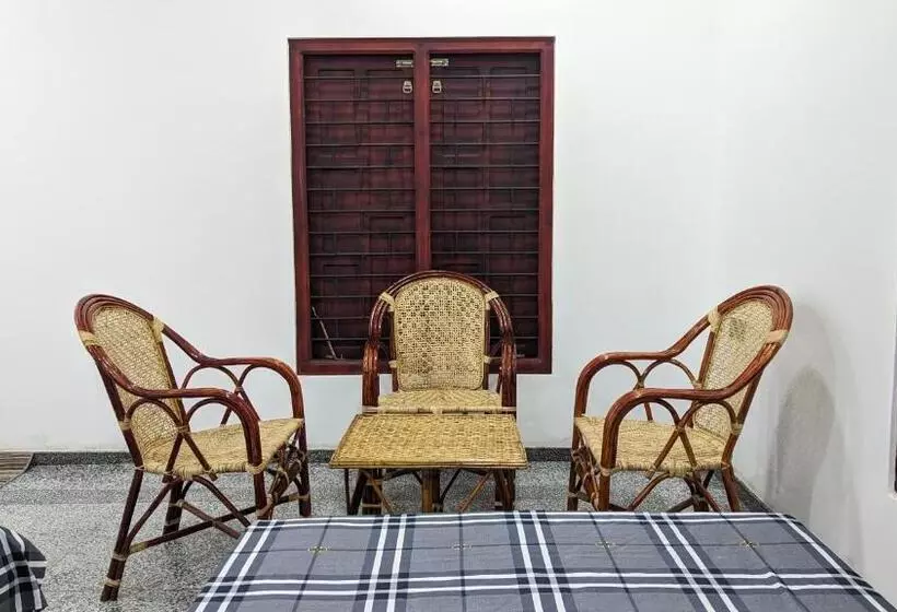 پانسیون Kathir Guest House