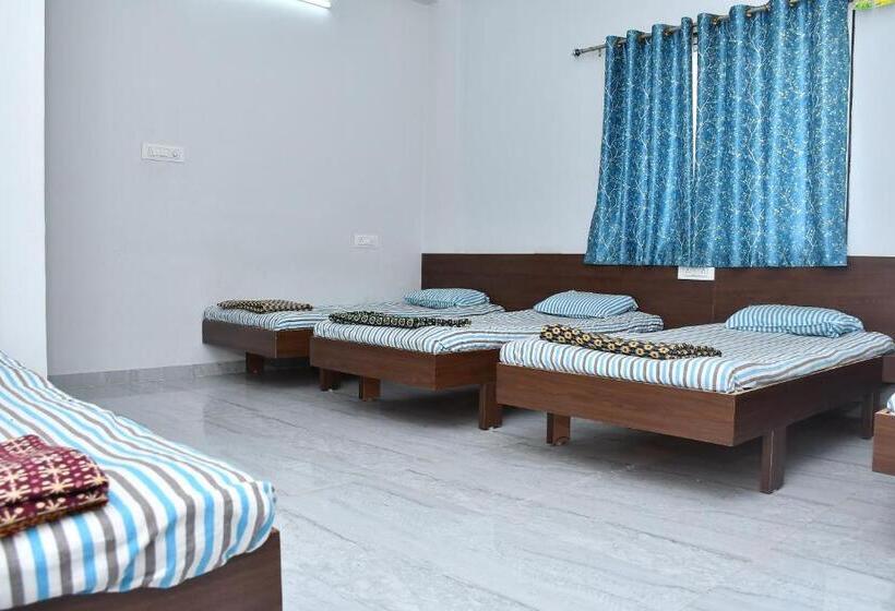 Pensjonat Krushna Guest House