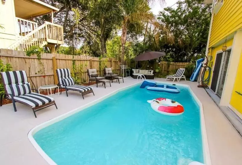 Majatalo The Sunburst Oasis