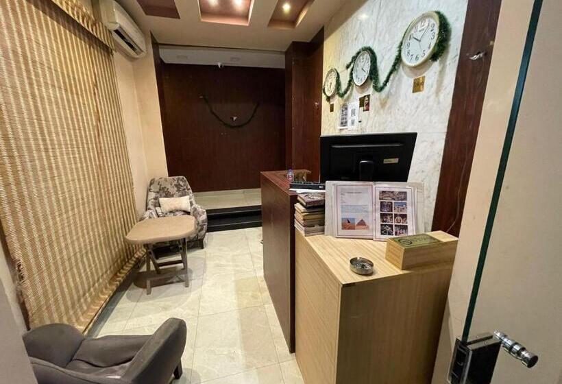 هاستل Elite Grand City