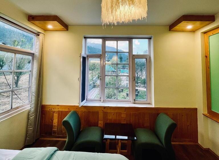 Flüstern  A Boutique Hostel