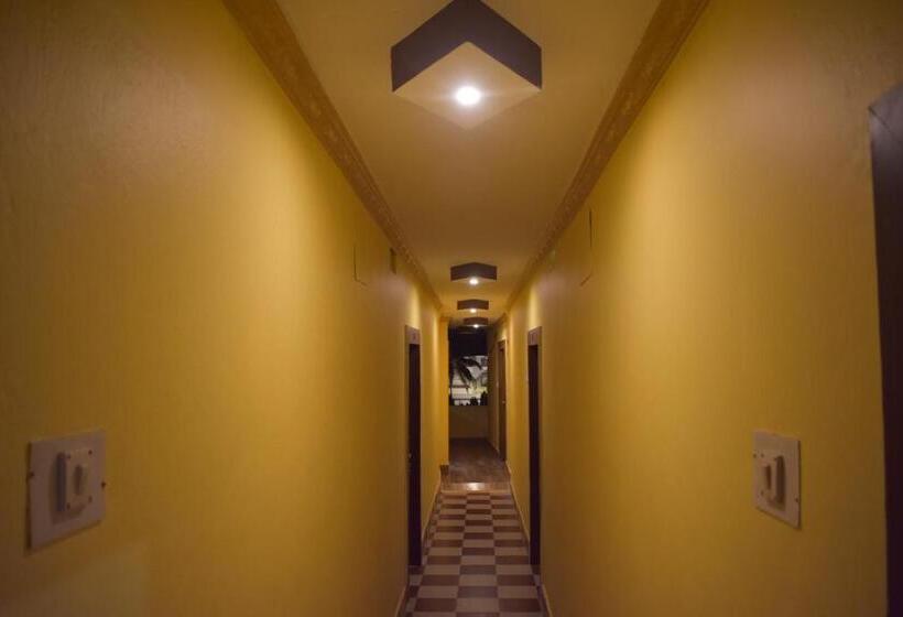 Hotel Caroline Homestay Best Choice Of Travellers By Morservices