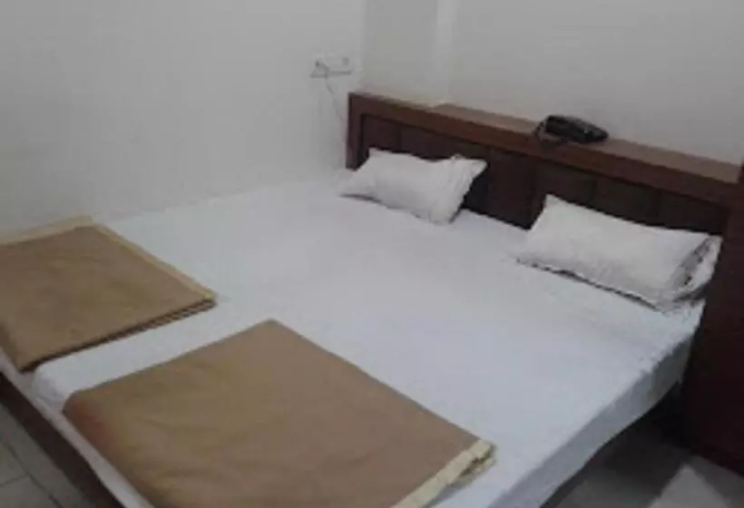 هتل Mahalaxmi   Ujjain