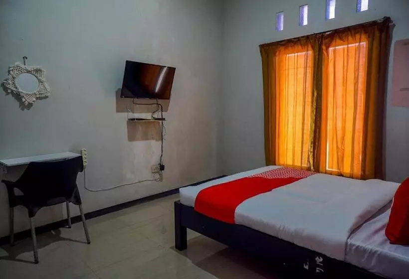 ホテル Hkp Homestay Redpartner Blitar