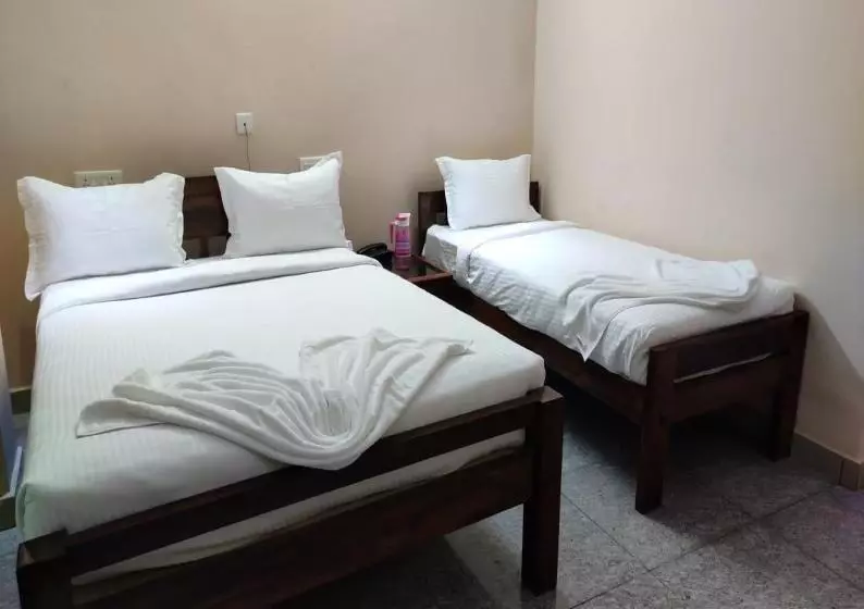 هتل Pn Samy Residency