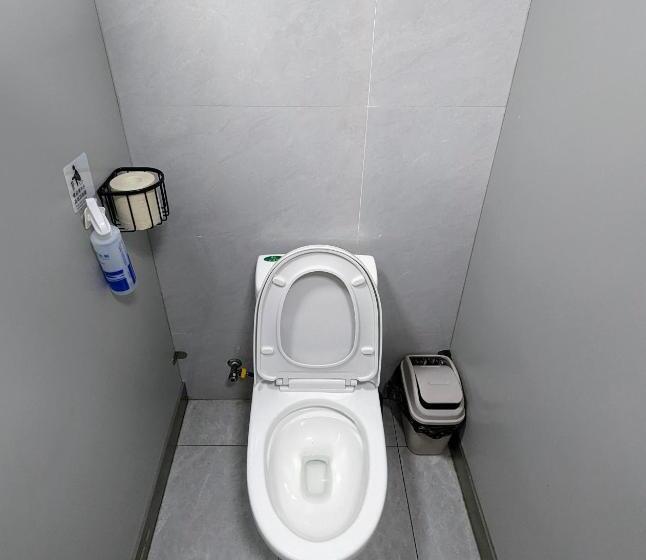 Meow! Marcia Youth Hostel