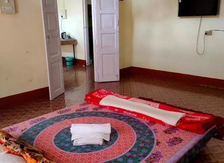 ペンション Barooah আশ্ৰয় 2bhk House Self Cooking