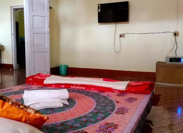 ペンション Barooah আশ্ৰয় 2bhk House Self Cooking
