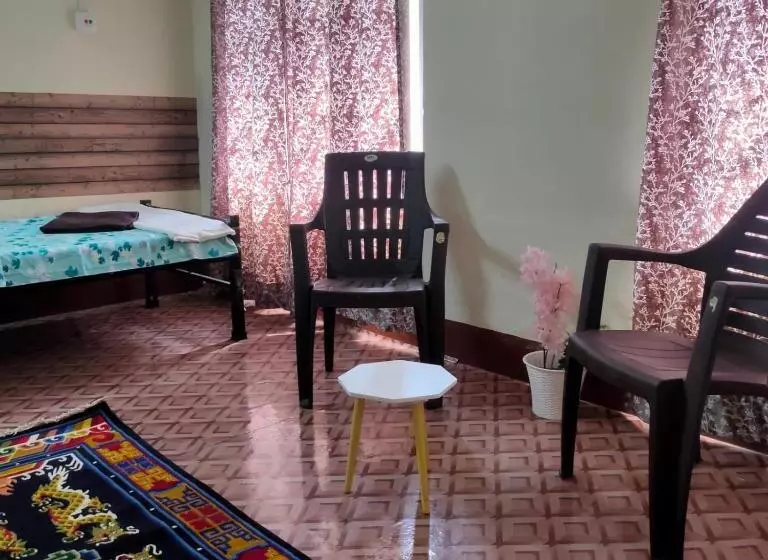 ペンション Barooah আশ্ৰয় 2bhk House Self Cooking