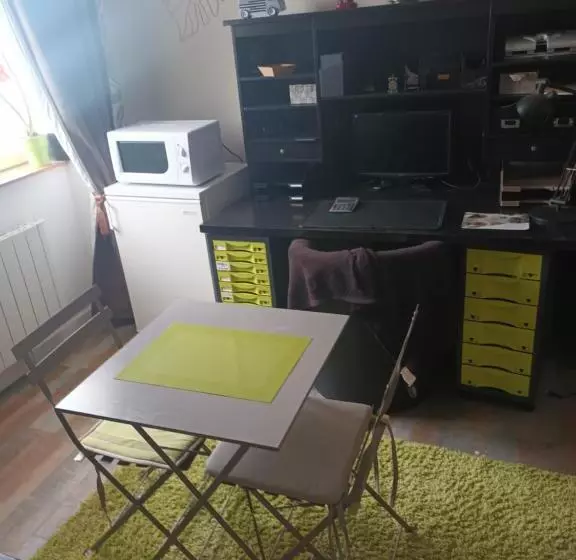 Majatalo Chambre Bleue à L étage Bien équipée Chez Fred