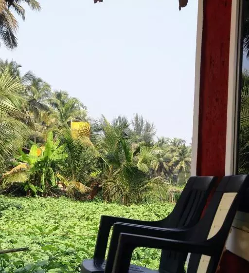 ペンション Coconut Tree Cafe