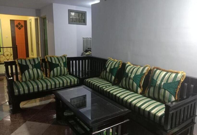 펜션 Aaa, Sukapura Guesthouse, Bromo Mountain View Triple A Tour, 3 Levels, Sukapura, Probolinggo, Additi