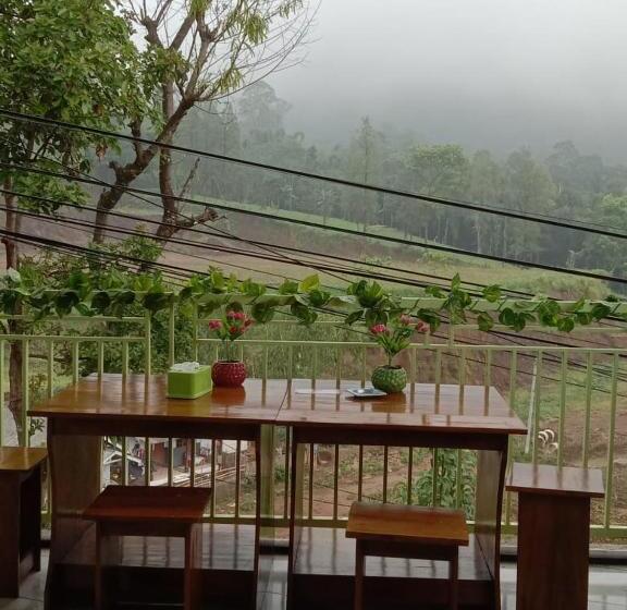 펜션 Aaa, Sukapura Guesthouse, Bromo Mountain View Triple A Tour, 3 Levels, Sukapura, Probolinggo, Additi