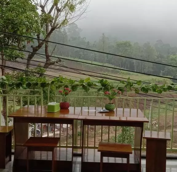 پانسیون Aaa, Sukapura Guesthouse, Bromo Mountain View Triple A Tour, 3 Levels, Sukapura, Probolinggo, Additi