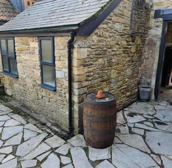 הוסטל The New Inn