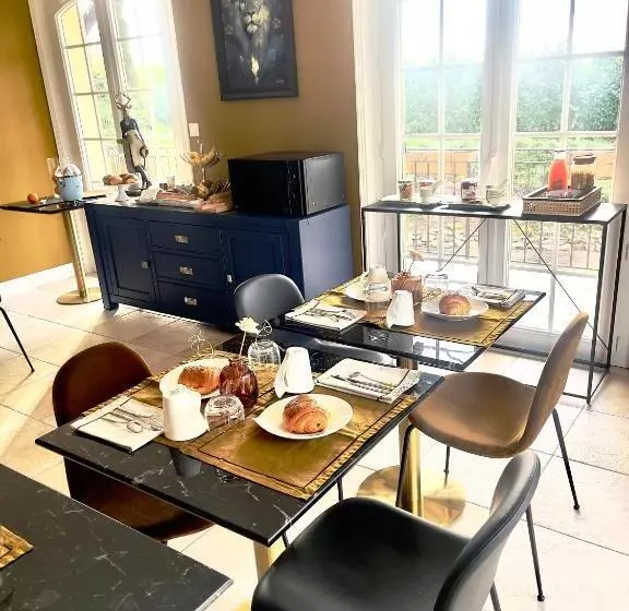 Aamiaismajoitus (B&B) Les 15 Chenes Chambres D Hôtes, Parc Arboré De 5000 M2 à 20km Du Puydufou Une Suite Familiale Et 3 C