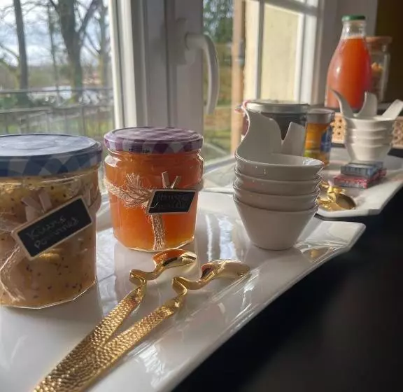 Aamiaismajoitus (B&B) Les 15 Chenes Chambres D Hôtes, Parc Arboré De 5000 M2 à 20km Du Puydufou Une Suite Familiale Et 3 C