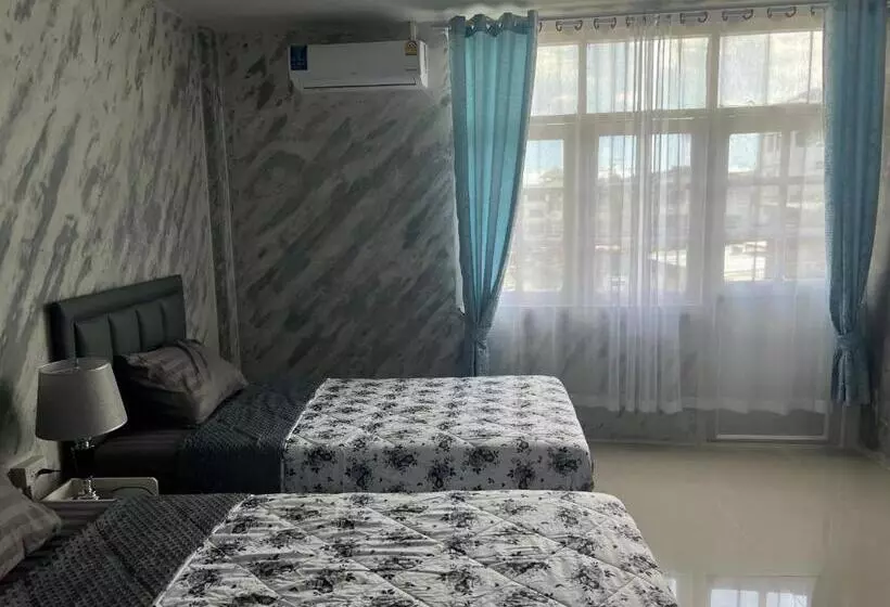 ホテル คาเฟ่ เดอ แจ่วบอง รูมแอนด์เซอร์วิส