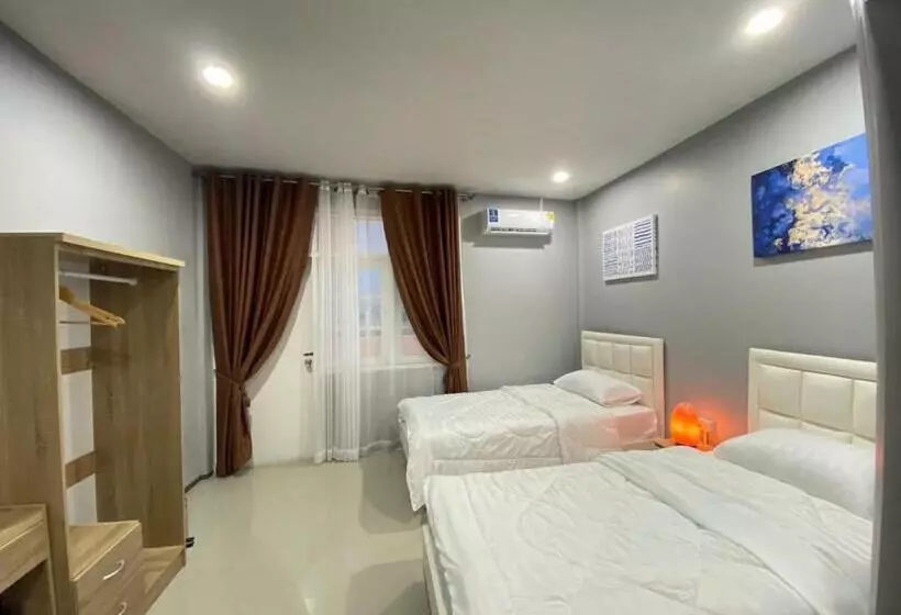 ホテル คาเฟ่ เดอ แจ่วบอง รูมแอนด์เซอร์วิส