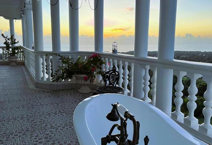 هتل Penthouse Luxury Suite With A 360 Ocean View, Balcony With Hot Tub