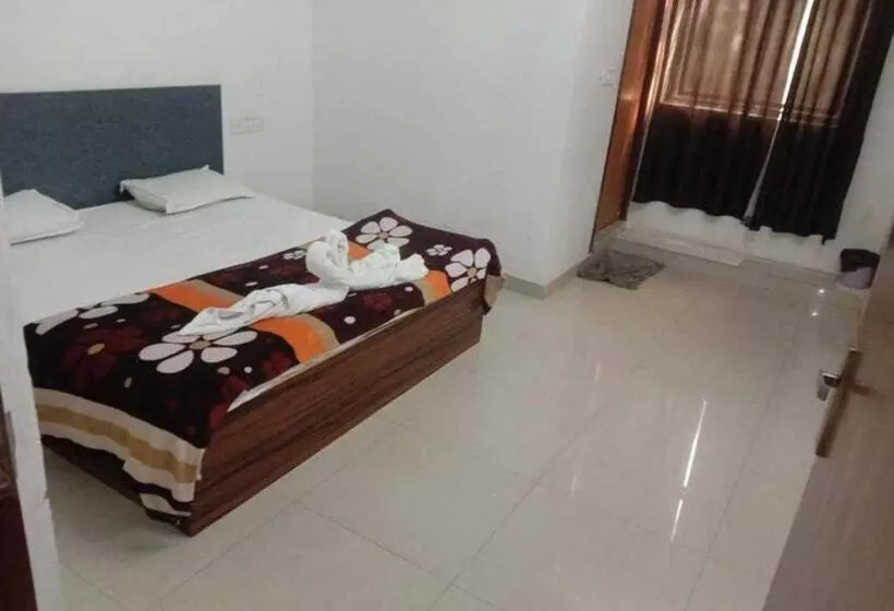 Oyo Hotel New Spark Inn