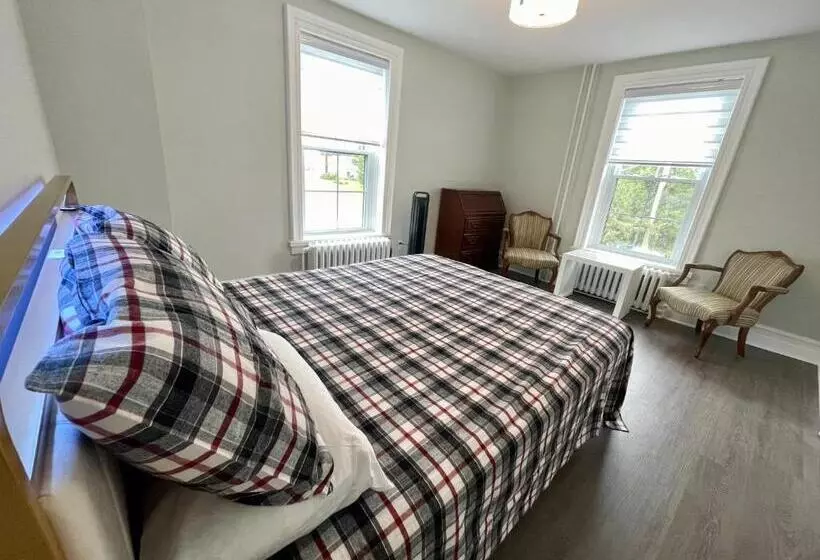 Majatalo Atlantic Pub &