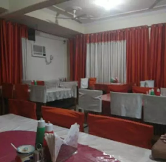 Siddharth Hotel, Pratapgarh