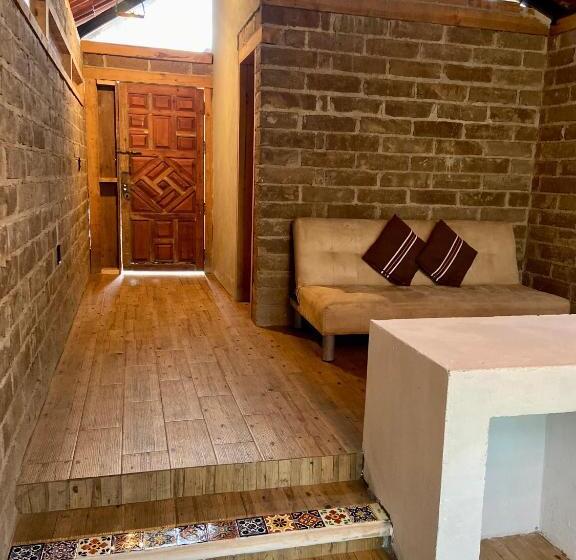 Hostel Cabaña En El Bosque