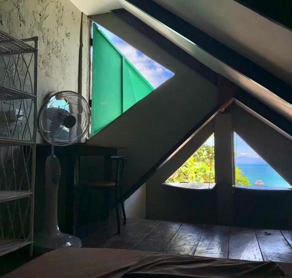 هاستل Seashell Guesthouse, Bar And Tattoos