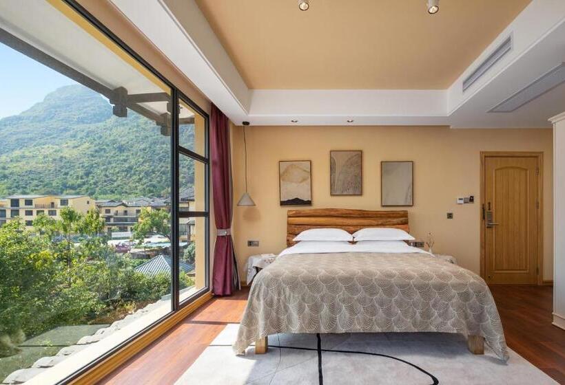 Hotel Guilin Village Creek Inn  Free Shuttle Bus To Train Railway Station Over 3 Nights One Way