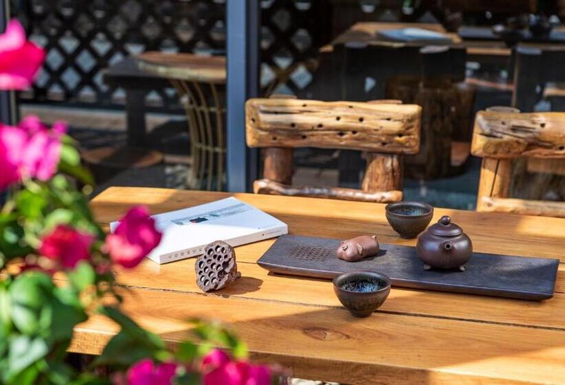 Hotel Guilin Village Creek Inn  Free Shuttle Bus To Train Railway Station Over 3 Nights One Way