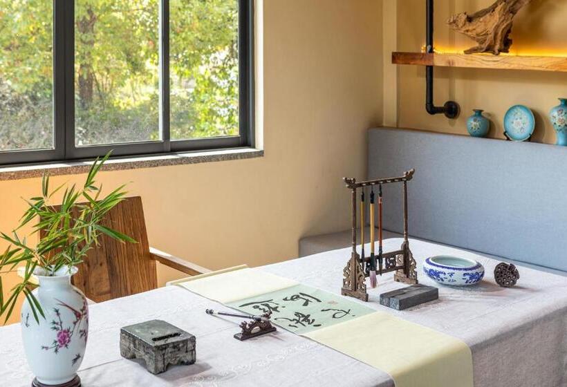 Hotel Guilin Village Creek Inn  Free Shuttle Bus To Train Railway Station Over 3 Nights One Way