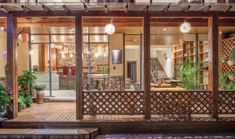 Hotel Guilin Village Creek Inn  Free Shuttle Bus To Train Railway Station Over 3 Nights One Way