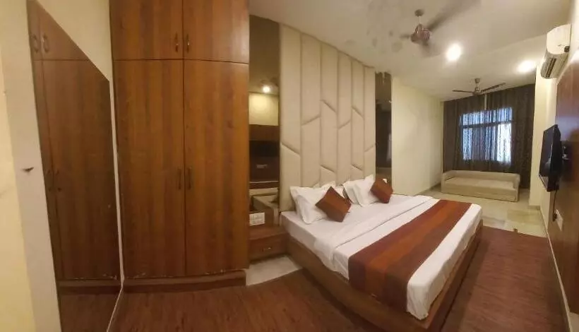 ホテル Indraprastha